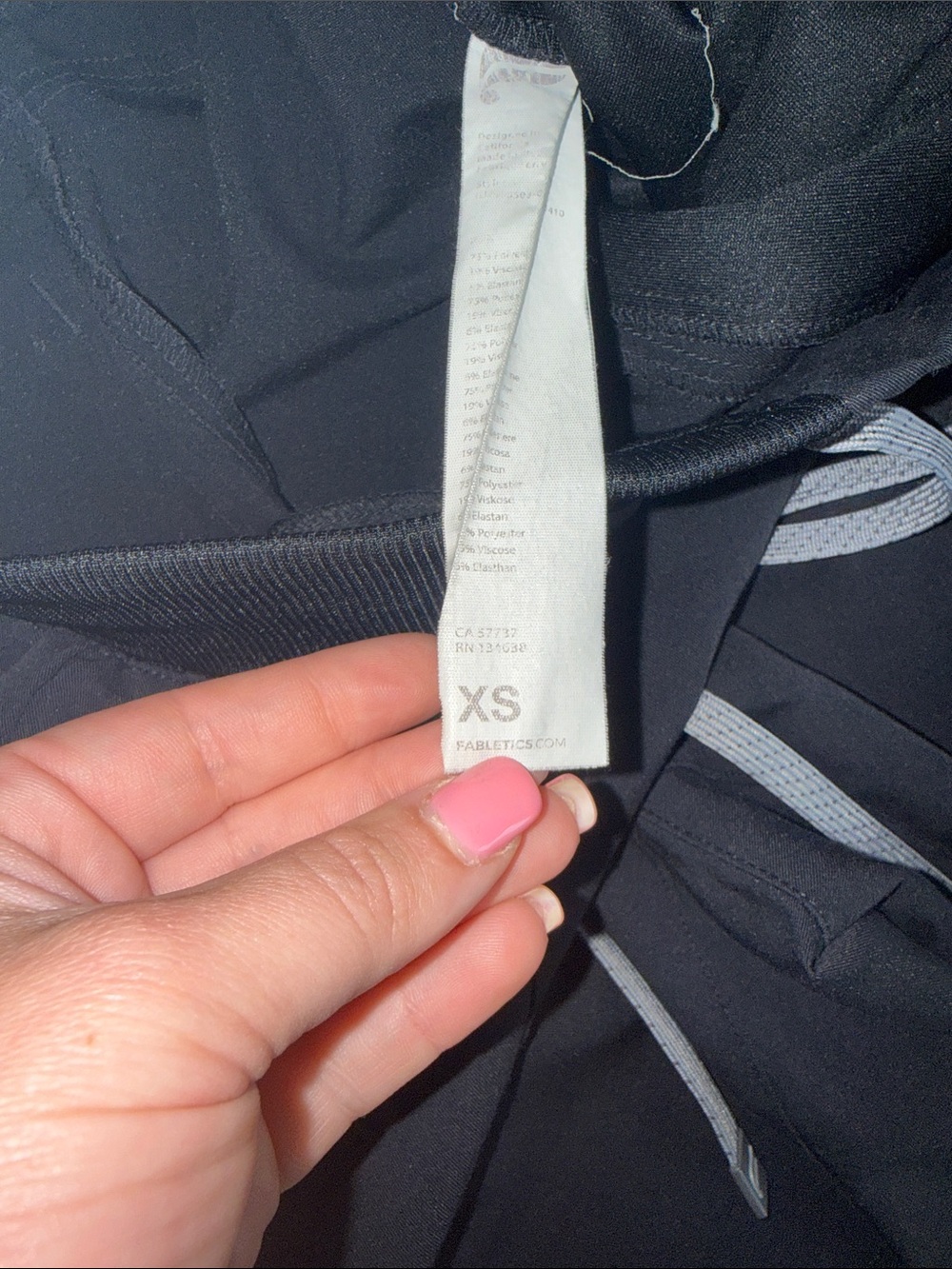 Fabletics Women’s Black Scrub Set - Picture 7 of 7